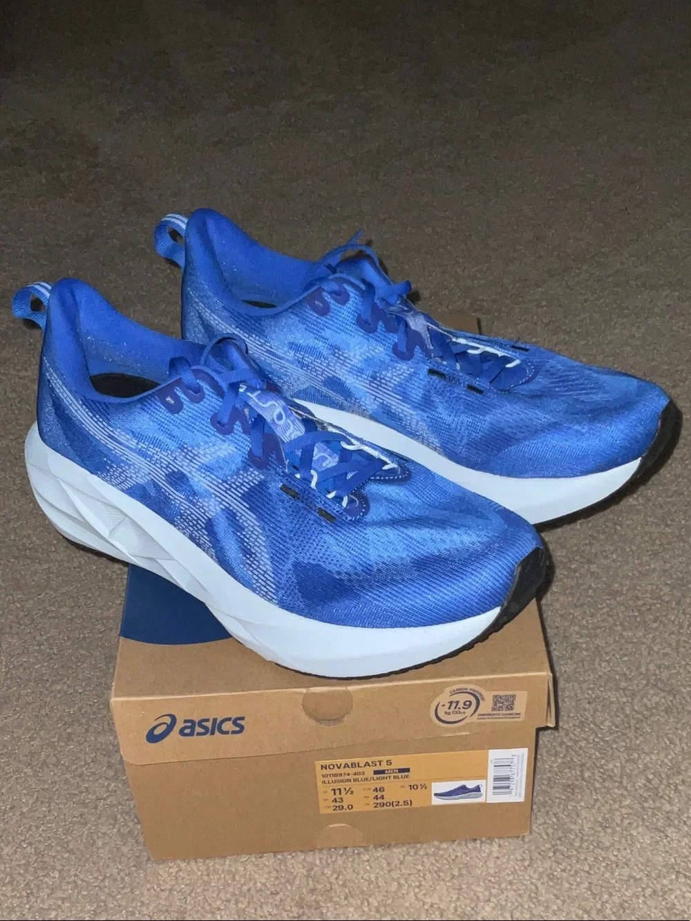 Men’s ASICS Novablast 5 size 11.5